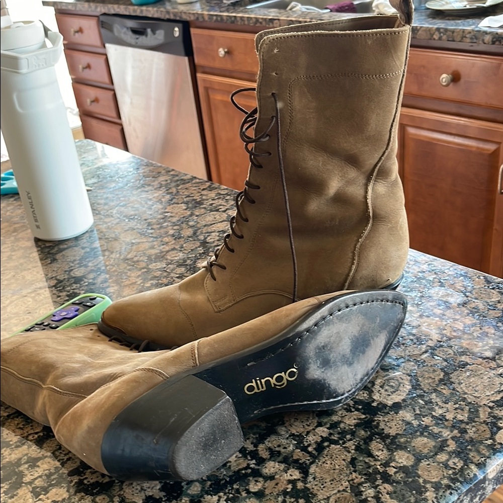 Dingo Tan Lace Up Boots Rugged Design
